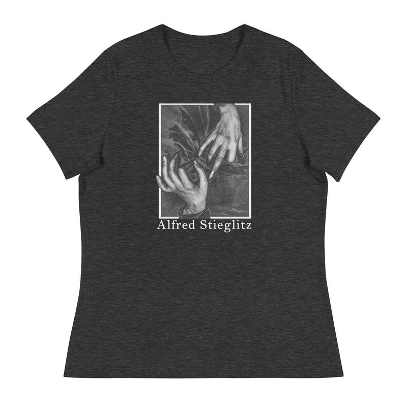 Georgia O’Keeffe—Hands and Thimble (1919) by Alfred Stieglitz Women's Relaxed T-Shirt - Objet D'Art