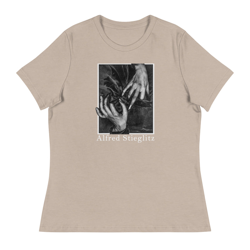Georgia O’Keeffe—Hands and Thimble (1919) by Alfred Stieglitz Women's Relaxed T-Shirt - Objet D'Art