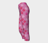 Kiss Print Capris - Objet D'Art