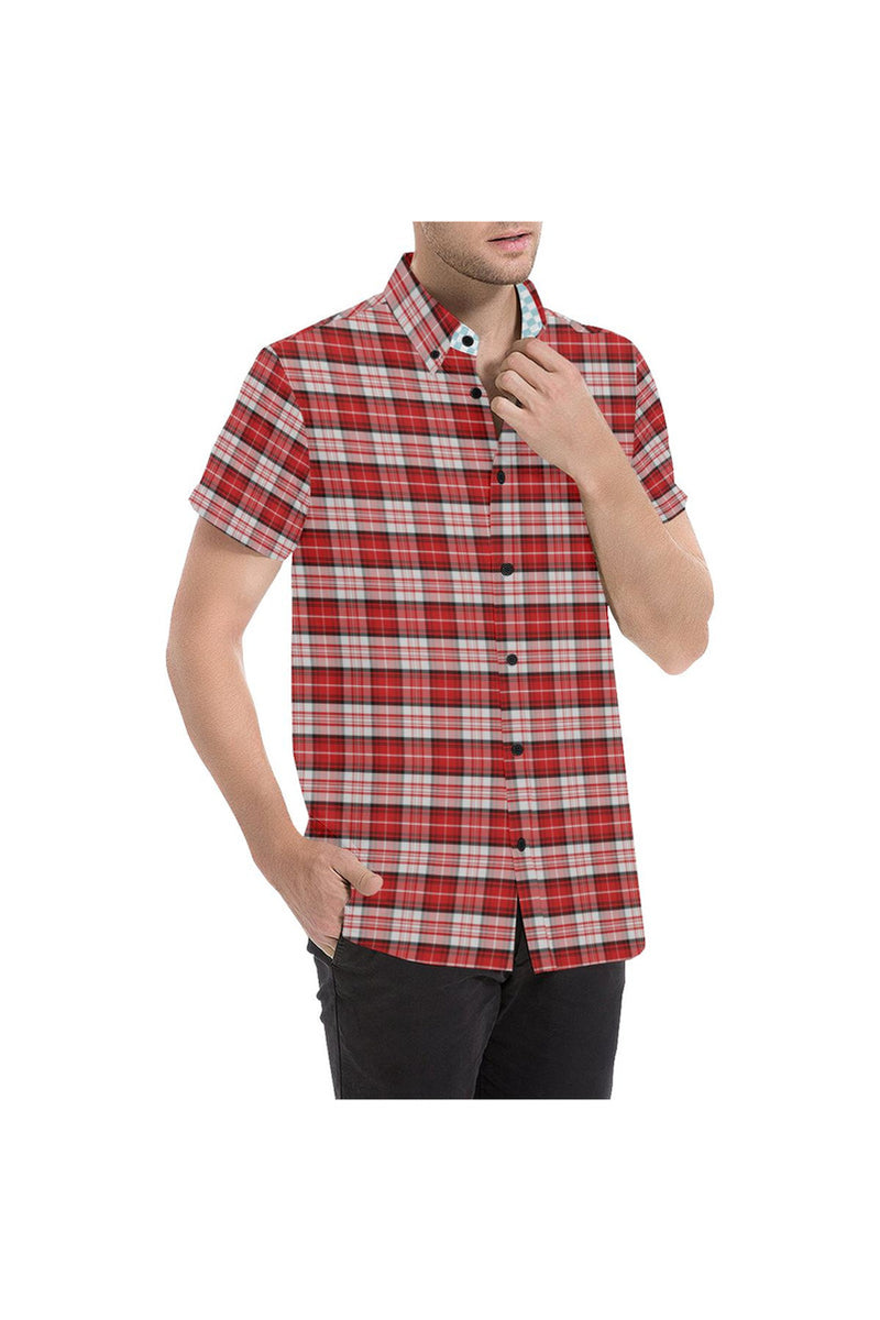 Men in Plaid Short Sleeve Shirt - Objet D'Art