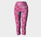 Kiss Print Capris - Objet D'Art