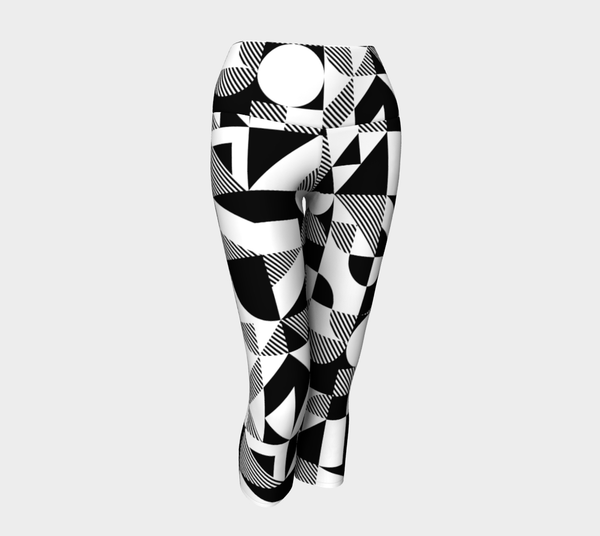 Bauhaus Yoga Capris - Objet D'Art