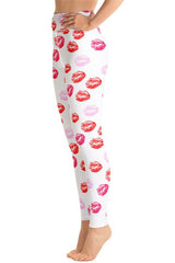 Merry Kisses Yoga Leggings - Objet D'Art