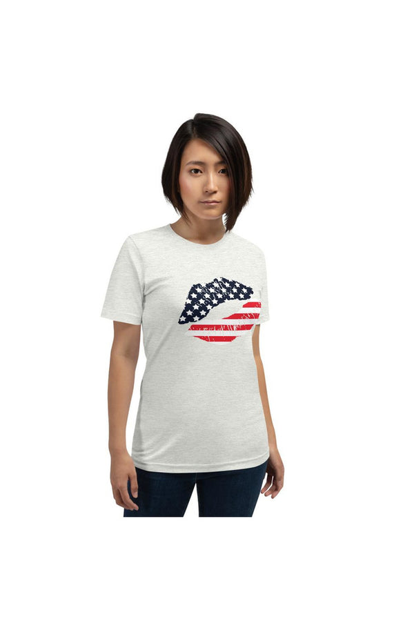 An American Kiss Short-Sleeve Unisex T-Shirt - Objet D'Art